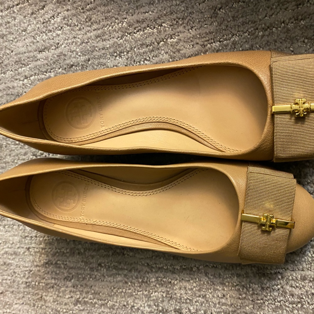 Tory Burch dress shoe wedge   Tan